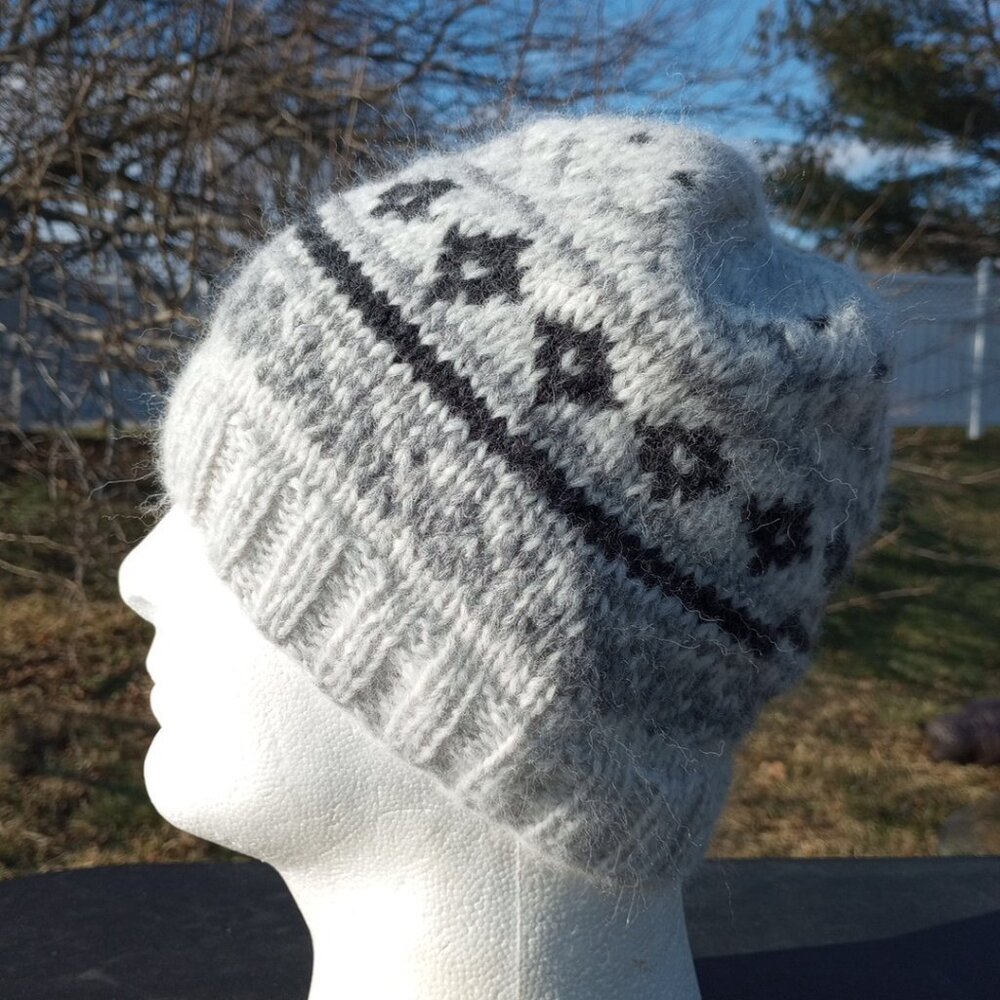 Men's Alpaca Fair Isle Beanie Wool Hat Handmade Knit White Gray Winter Nordic - Picture 2 of 9
